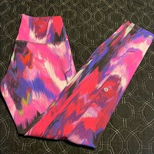 Lululemon Wonder Train High Rise Tight 28”